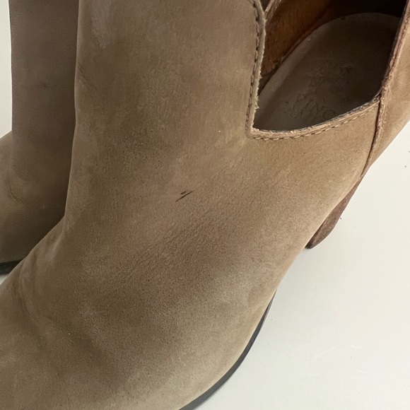 Vince Camuto Federa Taupe Ankle Boots - Picture 10 of 14